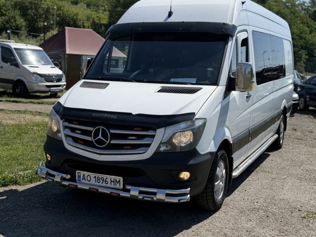 Белый Мерседес Sprinter, объемом двигателя 3 л и пробегом 915 тыс. км за 25934 $, фото 1 на Automoto.ua