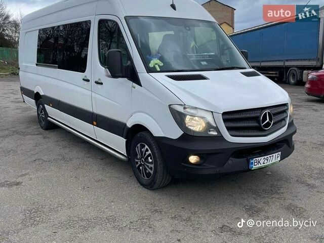 Белый Мерседес Sprinter, объемом двигателя 2.2 л и пробегом 210 тыс. км за 17000 $, фото 1 на Automoto.ua