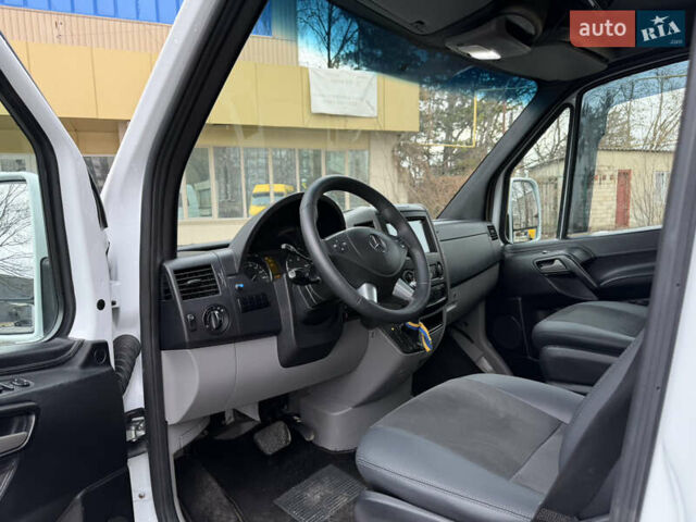 Белый Мерседес Sprinter, объемом двигателя 2.14 л и пробегом 850 тыс. км за 30000 $, фото 1 на Automoto.ua