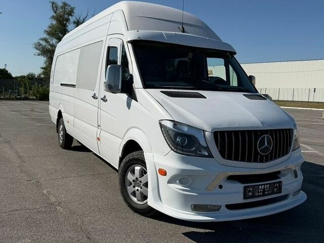 Белый Мерседес Sprinter, объемом двигателя 2.99 л и пробегом 450 тыс. км за 36000 $, фото 1 на Automoto.ua