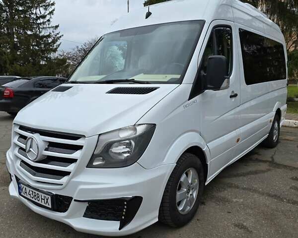Белый Мерседес Sprinter, объемом двигателя 2.1 л и пробегом 500 тыс. км за 33000 $, фото 1 на Automoto.ua