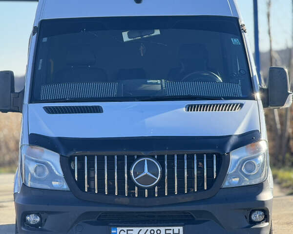 Белый Мерседес Sprinter, объемом двигателя 2.99 л и пробегом 420 тыс. км за 33500 $, фото 1 на Automoto.ua