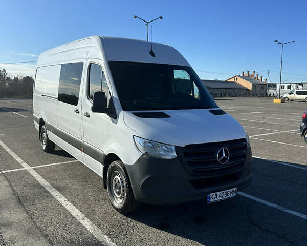 Білий Мерседес Sprinter, об'ємом двигуна 2.14 л та пробігом 420 тис. км за 40865 $, фото 1 на Automoto.ua