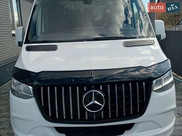 Белый Мерседес Sprinter, объемом двигателя 2.14 л и пробегом 561 тыс. км за 35000 $, фото 1 на Automoto.ua