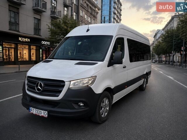 Белый Мерседес Sprinter, объемом двигателя 2.99 л и пробегом 490 тыс. км за 38888 $, фото 1 на Automoto.ua