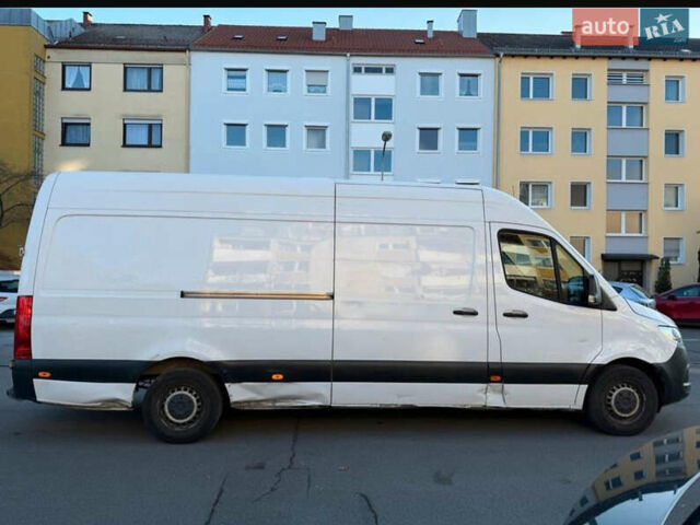 Белый Мерседес Sprinter, объемом двигателя 2.2 л и пробегом 280 тыс. км за 19999 $, фото 1 на Automoto.ua