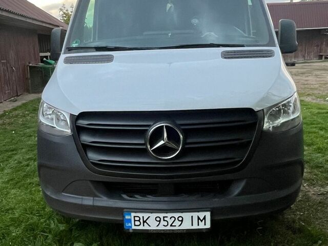 Белый Мерседес Sprinter, объемом двигателя 2.14 л и пробегом 370 тыс. км за 28500 $, фото 1 на Automoto.ua