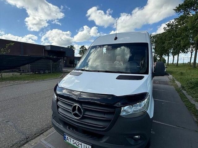 Білий Мерседес Sprinter, об'ємом двигуна 2.14 л та пробігом 260 тис. км за 35694 $, фото 1 на Automoto.ua