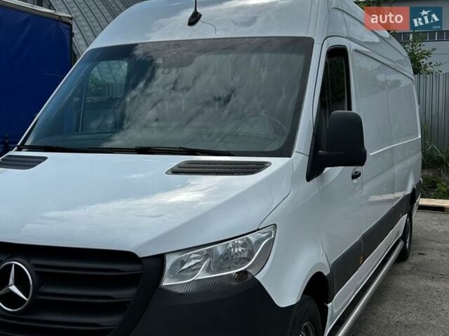 Белый Мерседес Sprinter, объемом двигателя 2.14 л и пробегом 320 тыс. км за 34000 $, фото 1 на Automoto.ua