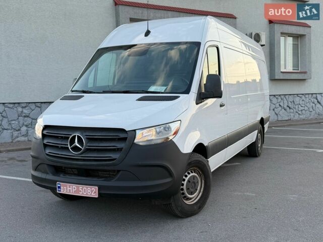 Белый Мерседес Sprinter, объемом двигателя 3 л и пробегом 206 тыс. км за 29999 $, фото 1 на Automoto.ua
