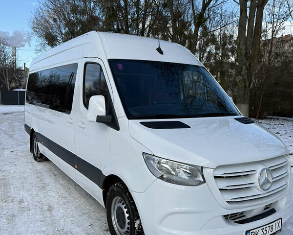 Белый Мерседес Sprinter, объемом двигателя 1.95 л и пробегом 195 тыс. км за 44900 $, фото 1 на Automoto.ua