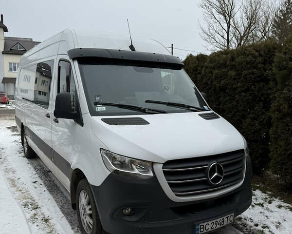 Белый Мерседес Sprinter, объемом двигателя 2.99 л и пробегом 300 тыс. км за 49500 $, фото 1 на Automoto.ua