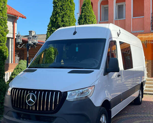 Белый Мерседес Sprinter, объемом двигателя 1.9 л и пробегом 470 тыс. км за 28700 $, фото 1 на Automoto.ua