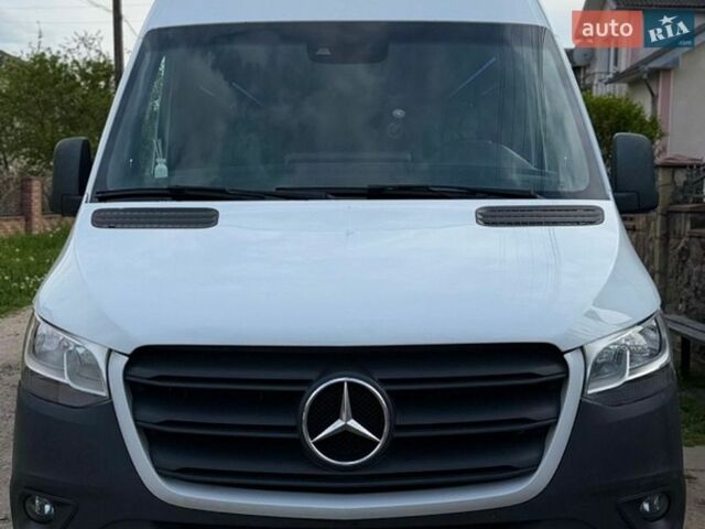 Белый Мерседес Sprinter, объемом двигателя 2.14 л и пробегом 270 тыс. км за 59800 $, фото 1 на Automoto.ua