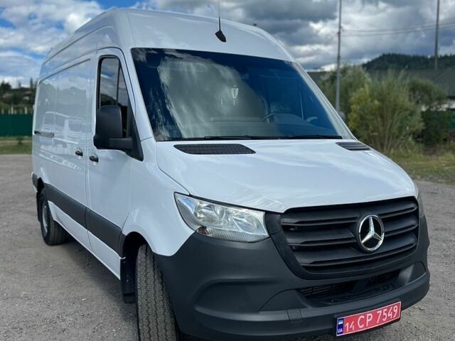 Белый Мерседес Sprinter, объемом двигателя 3 л и пробегом 70 тыс. км за 34999 $, фото 1 на Automoto.ua