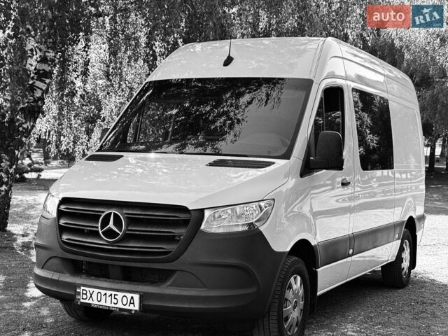 Белый Мерседес Sprinter, объемом двигателя 1.95 л и пробегом 208 тыс. км за 57000 $, фото 1 на Automoto.ua