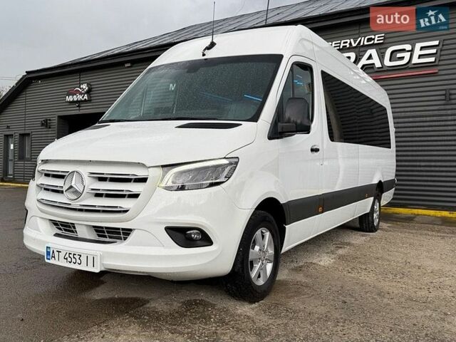 Белый Мерседес Sprinter, объемом двигателя 2.99 л и пробегом 665 тыс. км за 73944 $, фото 1 на Automoto.ua