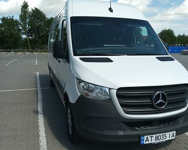 Белый Мерседес Sprinter, объемом двигателя 0 л и пробегом 329 тыс. км за 31000 $, фото 1 на Automoto.ua