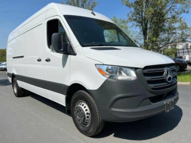 Белый Мерседес Sprinter, объемом двигателя 2 л и пробегом 14 тыс. км за 25000 $, фото 1 на Automoto.ua