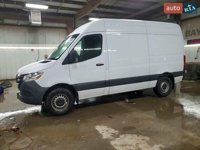 Белый Мерседес Sprinter, объемом двигателя 0 л и пробегом 24 тыс. км за 13500 $, фото 1 на Automoto.ua