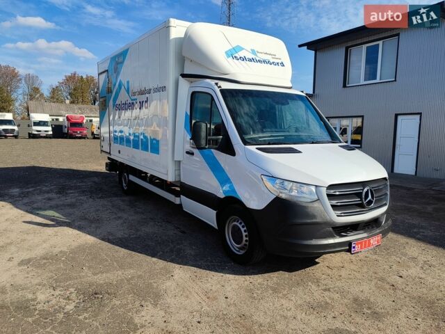 Белый Мерседес Sprinter, объемом двигателя 2 л и пробегом 300 тыс. км за 24700 $, фото 1 на Automoto.ua