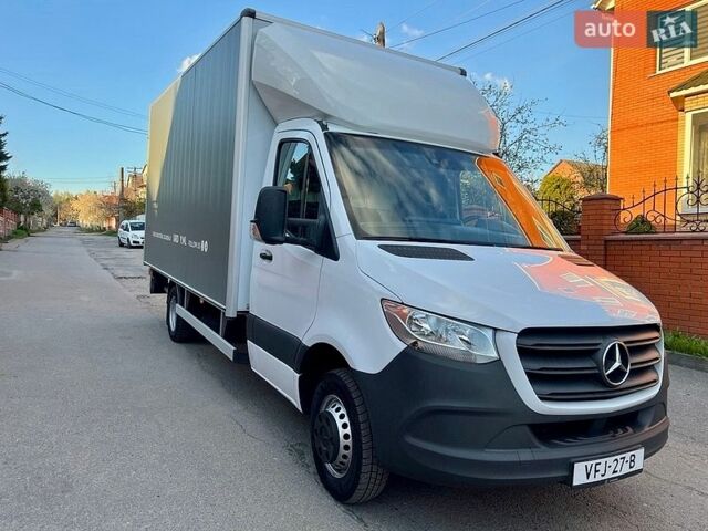 Белый Мерседес Sprinter, объемом двигателя 2.2 л и пробегом 270 тыс. км за 32299 $, фото 1 на Automoto.ua
