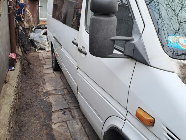Белый Мерседес Sprinter, объемом двигателя 0 л и пробегом 178 тыс. км за 5000 $, фото 1 на Automoto.ua