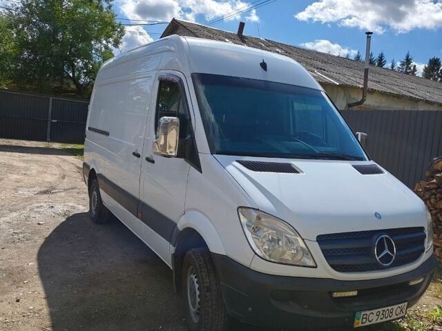 Белый Мерседес Sprinter, объемом двигателя 0 л и пробегом 309 тыс. км за 11200 $, фото 1 на Automoto.ua