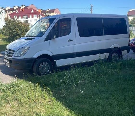 Белый Мерседес Sprinter, объемом двигателя 2.1 л и пробегом 470 тыс. км за 10700 $, фото 1 на Automoto.ua