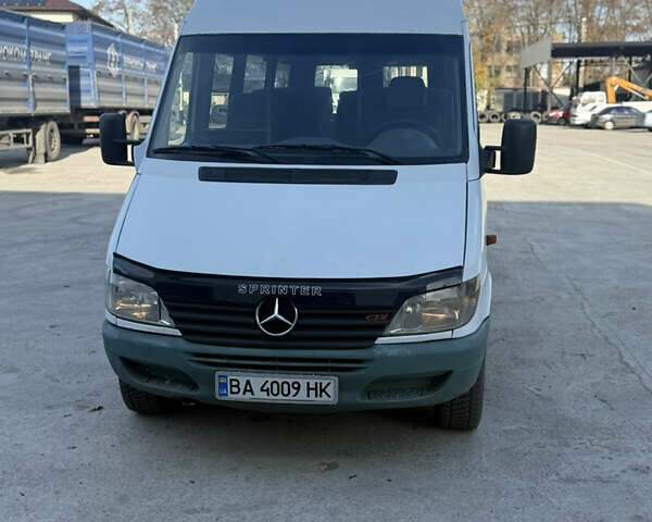 Білий Мерседес Sprinter, об'ємом двигуна 2.15 л та пробігом 140 тис. км за 9999 $, фото 1 на Automoto.ua