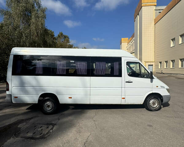 Белый Мерседес Sprinter, объемом двигателя 2.9 л и пробегом 20 тыс. км за 9900 $, фото 1 на Automoto.ua