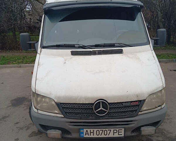 Белый Мерседес Sprinter, объемом двигателя 2.15 л и пробегом 100 тыс. км за 10000 $, фото 1 на Automoto.ua