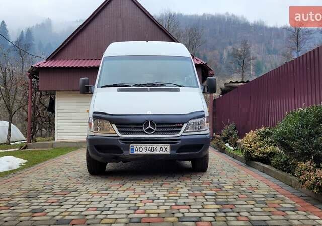 Белый Мерседес Sprinter, объемом двигателя 2.69 л и пробегом 600 тыс. км за 8500 $, фото 1 на Automoto.ua