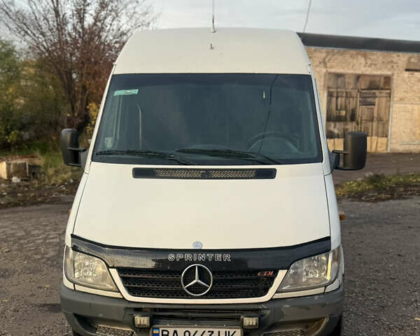 Белый Мерседес Sprinter, объемом двигателя 2.2 л и пробегом 620 тыс. км за 9000 $, фото 1 на Automoto.ua