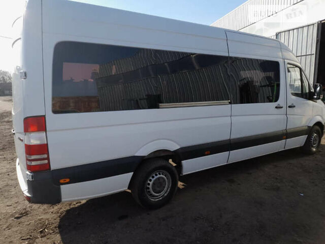 Белый Мерседес Sprinter, объемом двигателя 2.2 л и пробегом 375 тыс. км за 23000 $, фото 1 на Automoto.ua