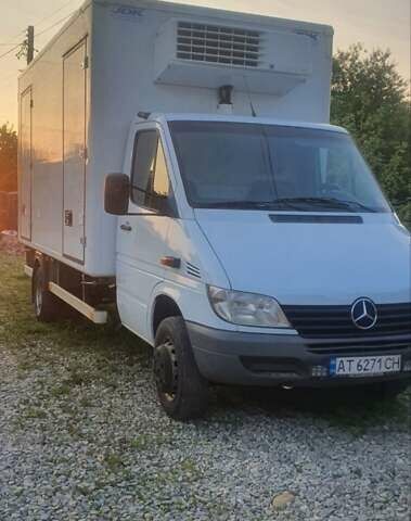 Белый Мерседес Sprinter, объемом двигателя 2.7 л и пробегом 621 тыс. км за 22000 $, фото 1 на Automoto.ua