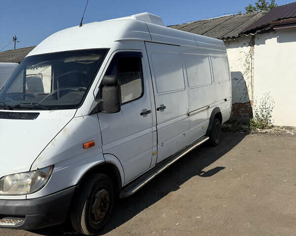 Белый Мерседес Sprinter, объемом двигателя 2.15 л и пробегом 612 тыс. км за 10800 $, фото 1 на Automoto.ua