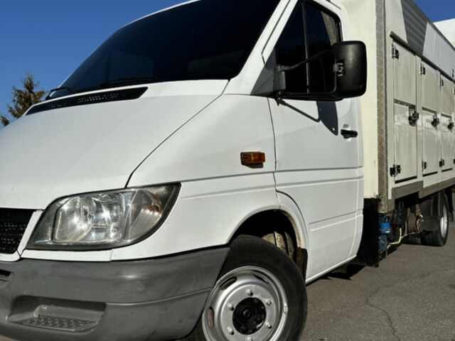 Белый Мерседес Sprinter, объемом двигателя 0 л и пробегом 451 тыс. км за 12200 $, фото 1 на Automoto.ua