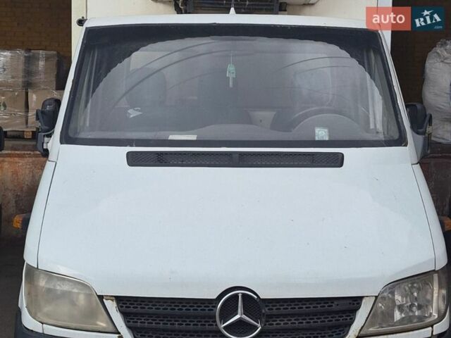 Белый Мерседес Sprinter, объемом двигателя 2.15 л и пробегом 400 тыс. км за 8500 $, фото 1 на Automoto.ua