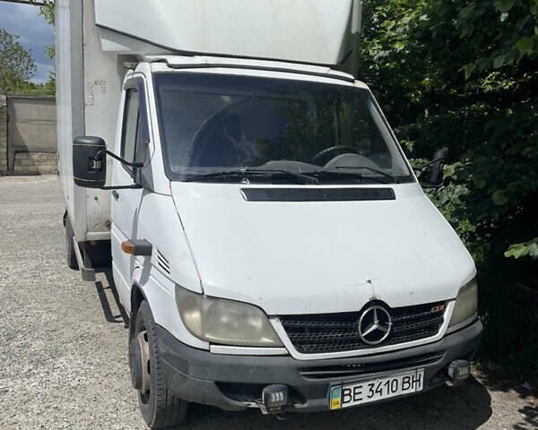 Белый Мерседес Sprinter, объемом двигателя 2.69 л и пробегом 680 тыс. км за 12500 $, фото 1 на Automoto.ua