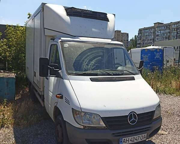Белый Мерседес Sprinter, объемом двигателя 2.15 л и пробегом 878 тыс. км за 9500 $, фото 1 на Automoto.ua