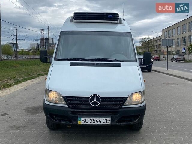 Белый Мерседес Sprinter, объемом двигателя 2.15 л и пробегом 423 тыс. км за 11500 $, фото 1 на Automoto.ua