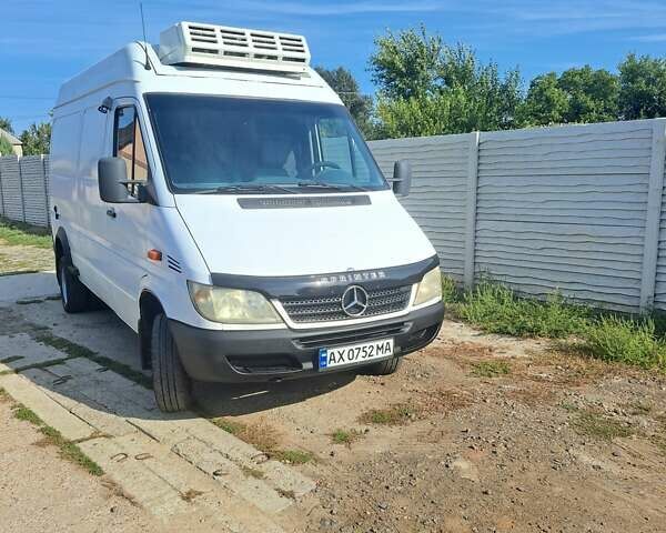 Белый Мерседес Sprinter, объемом двигателя 2.15 л и пробегом 477 тыс. км за 9200 $, фото 1 на Automoto.ua