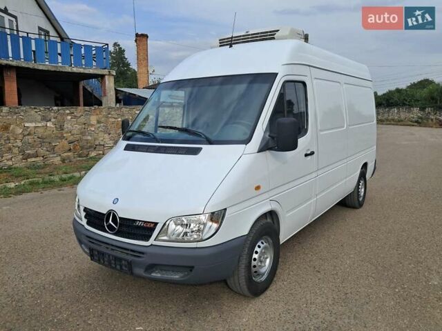 Белый Мерседес Sprinter, объемом двигателя 2.2 л и пробегом 337 тыс. км за 11500 $, фото 1 на Automoto.ua