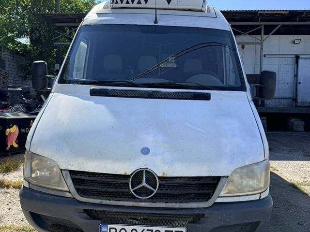 Белый Мерседес Sprinter, объемом двигателя 2.15 л и пробегом 557 тыс. км за 5500 $, фото 1 на Automoto.ua
