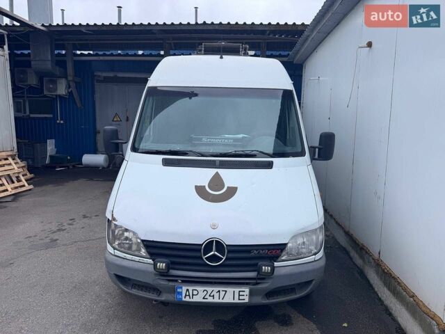 Белый Мерседес Sprinter, объемом двигателя 2.15 л и пробегом 706 тыс. км за 4000 $, фото 1 на Automoto.ua