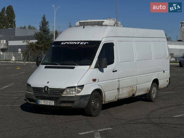 Белый Мерседес Sprinter, объемом двигателя 2.15 л и пробегом 716 тыс. км за 4700 $, фото 1 на Automoto.ua