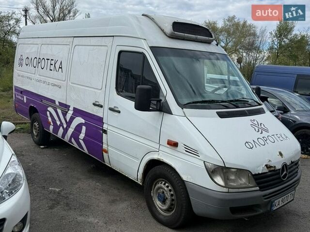 Белый Мерседес Sprinter, объемом двигателя 0 л и пробегом 500 тыс. км за 8500 $, фото 1 на Automoto.ua