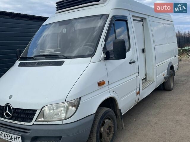 Белый Мерседес Sprinter, объемом двигателя 2.15 л и пробегом 574 тыс. км за 15800 $, фото 1 на Automoto.ua