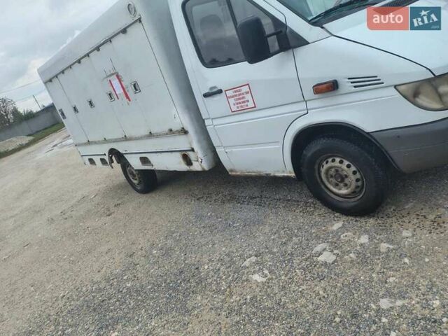 Білий Мерседес Sprinter, об'ємом двигуна 2.15 л та пробігом 400 тис. км за 5600 $, фото 1 на Automoto.ua